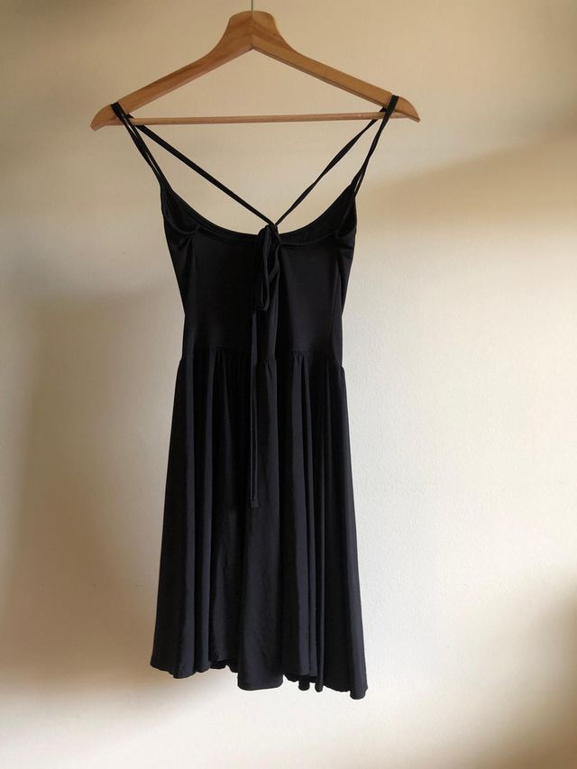 Vestido negro corto elástico tirantes Asos