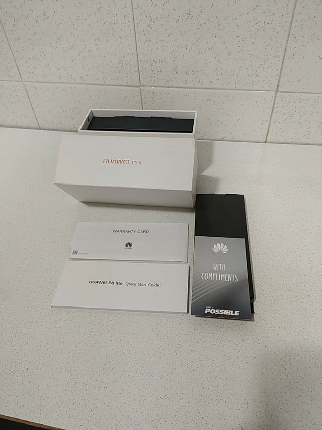 CUSTODIA ORIGINALE HUAWEI P8 LITE CON ISTRUZIONI