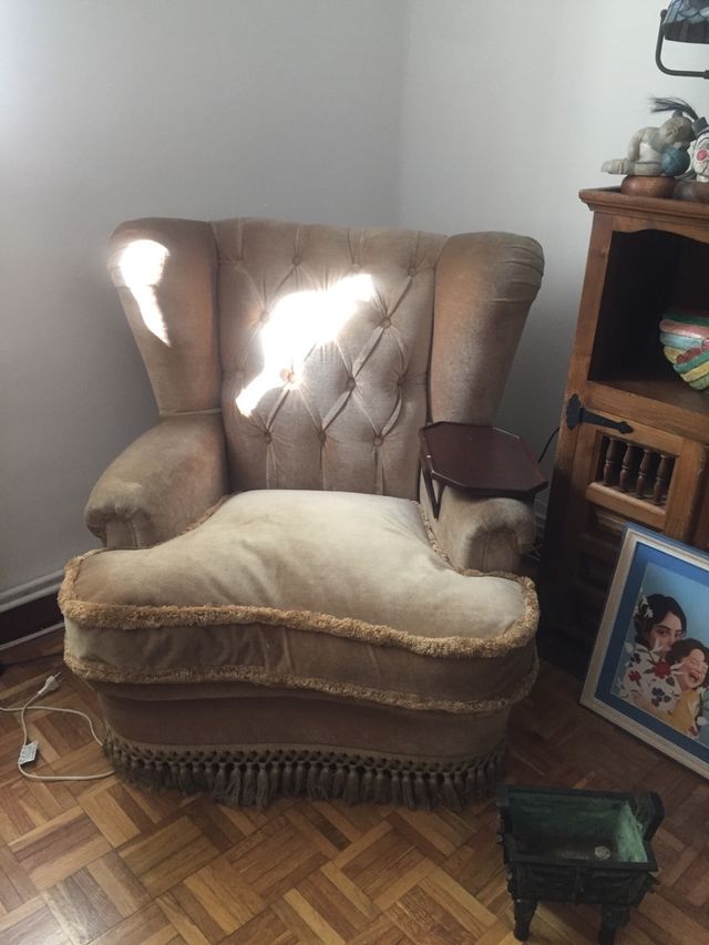 Sofá butaca terciopelo pluma de oca de segunda mano por 45 EUR en