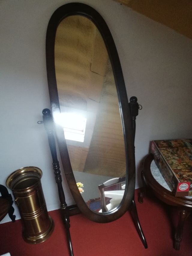 Espejo de pie de segunda mano por 60 € en Madrid en WALLAPOP