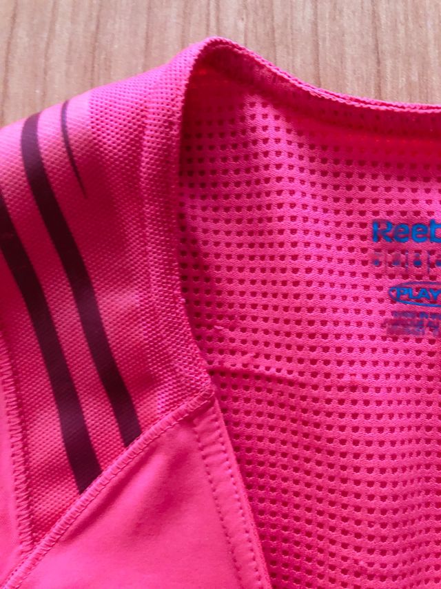 Camiseta Reebok Easytone en rosa