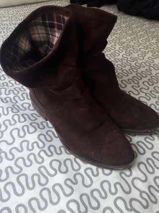 Botas marrones de Mustang de segunda mano por 4 EUR en Madrid en WALLAPOP