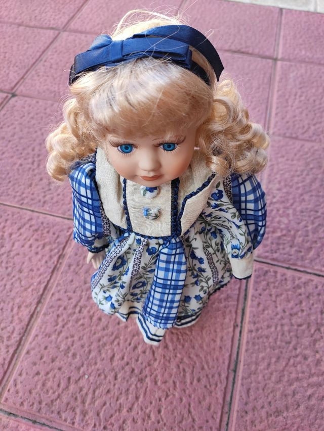 Muñeca porcelana