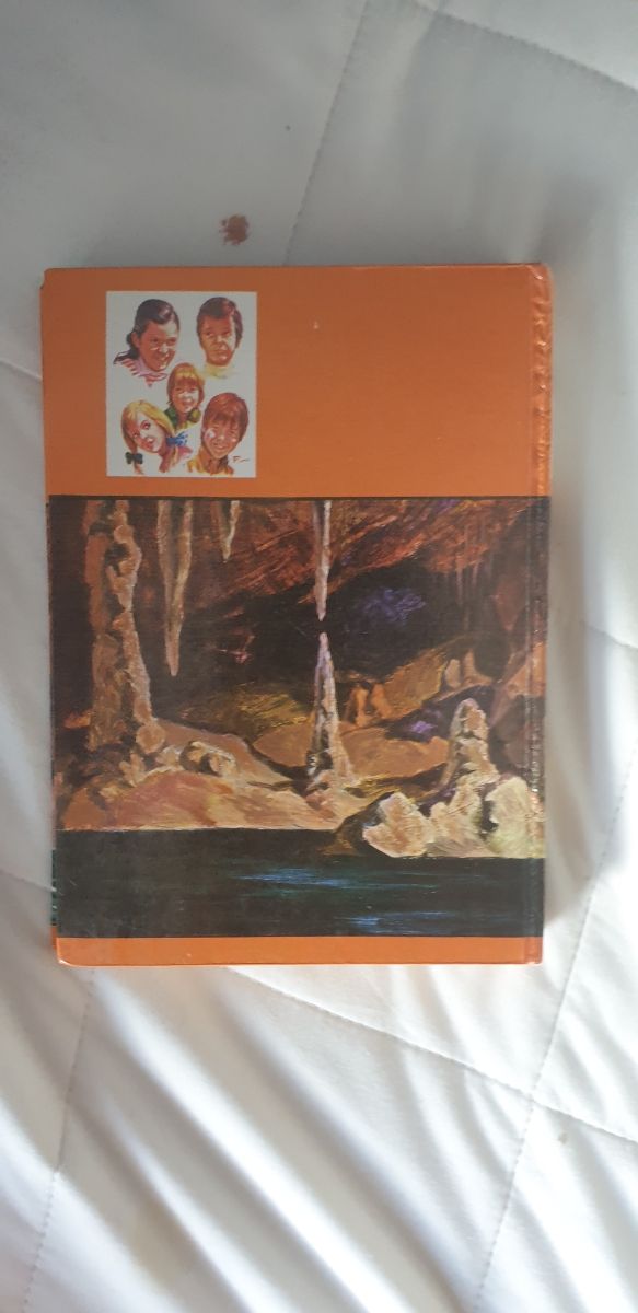 LOS HOLLISTER en el castillo de la roca