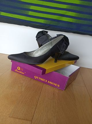 Zapatos raso con lazo atrás.N°39 de segunda mano por 5 EUR en Doñinos de  Salamanca en WALLAPOP