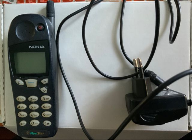 Nokia 5110 y cargador