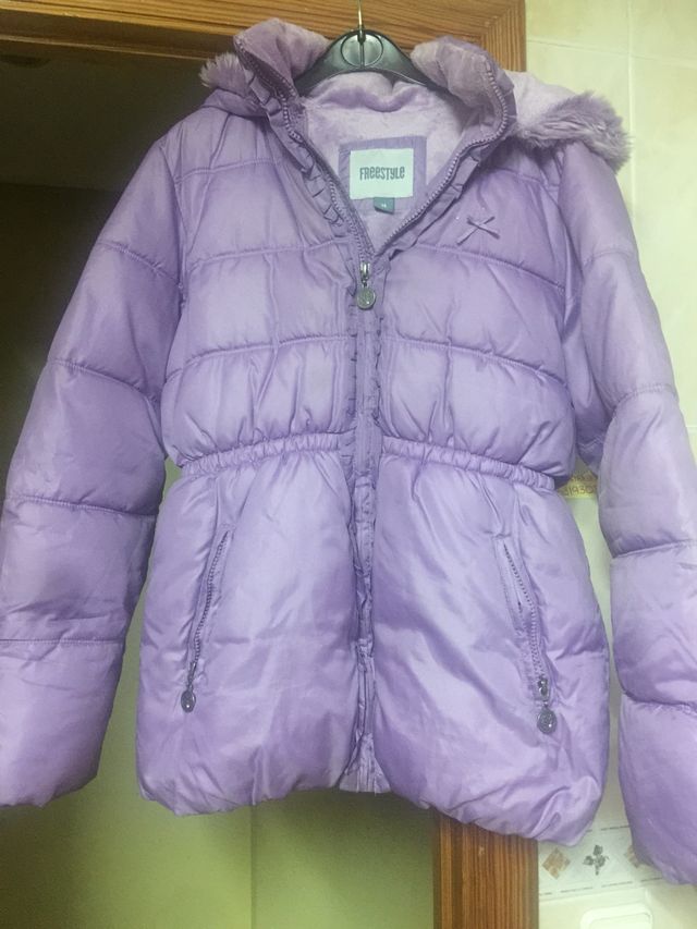 Chaquetón con capucha niña lila