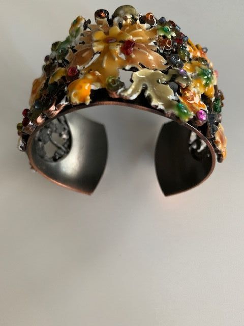 BRAZALETE DE PEDRERÍA ESMALATADO