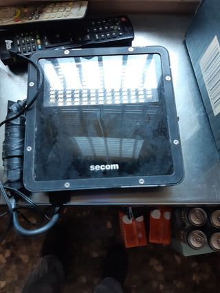 Focos LED exterior de segunda mano por 110 EUR en Reinosa en WALLAPOP