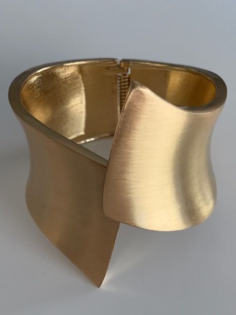 BRAZALETE DORADO MATE