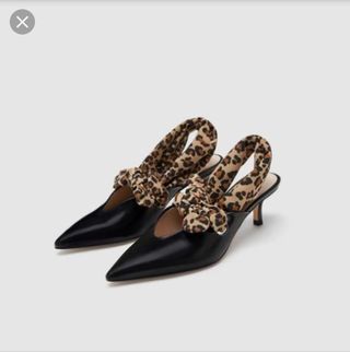 Zapato destalonado leopardo Zara de segunda mano por 25 EUR en Pontevedra  en WALLAPOP