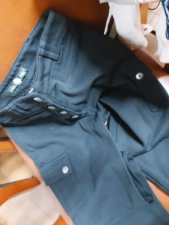 PRECIOSO PANTALÓN  DE CHICHA 