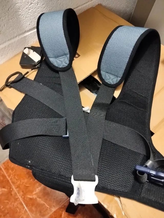 Peto de sujecion acolchado con cinta perineal