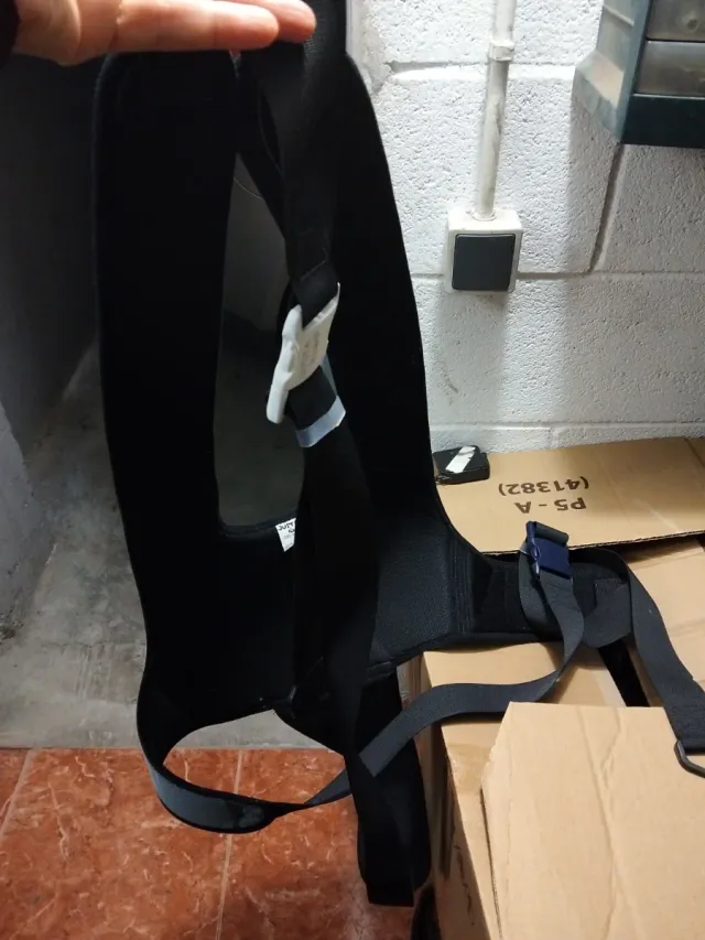 Peto de sujecion acolchado con cinta perineal