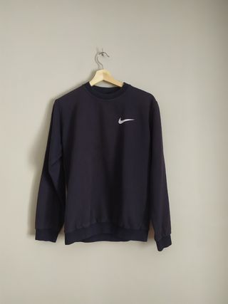 Sudadera Nike básica de segunda mano en WALLAPOP