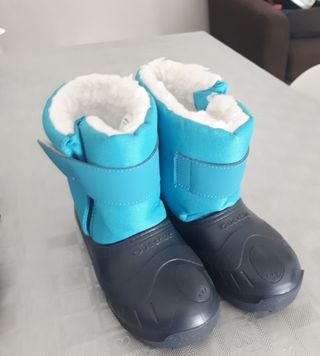 Botas de nieve niño de segunda mano en Getafe en WALLAPOP Botas nieve niño niña talla 23 24 de segunda mano por 10