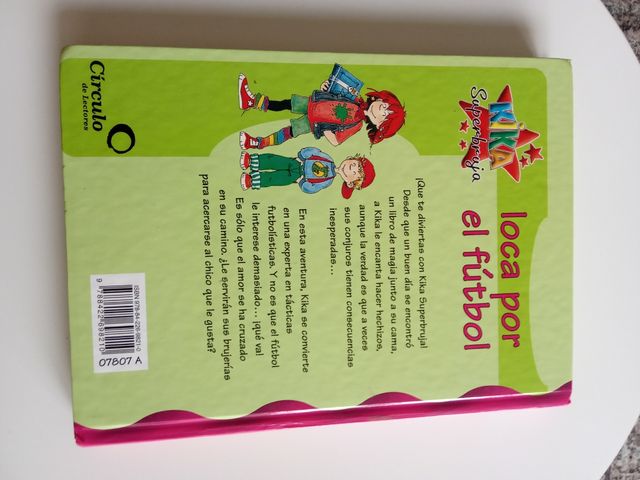 Kika superbruja " loca por el fútbol "