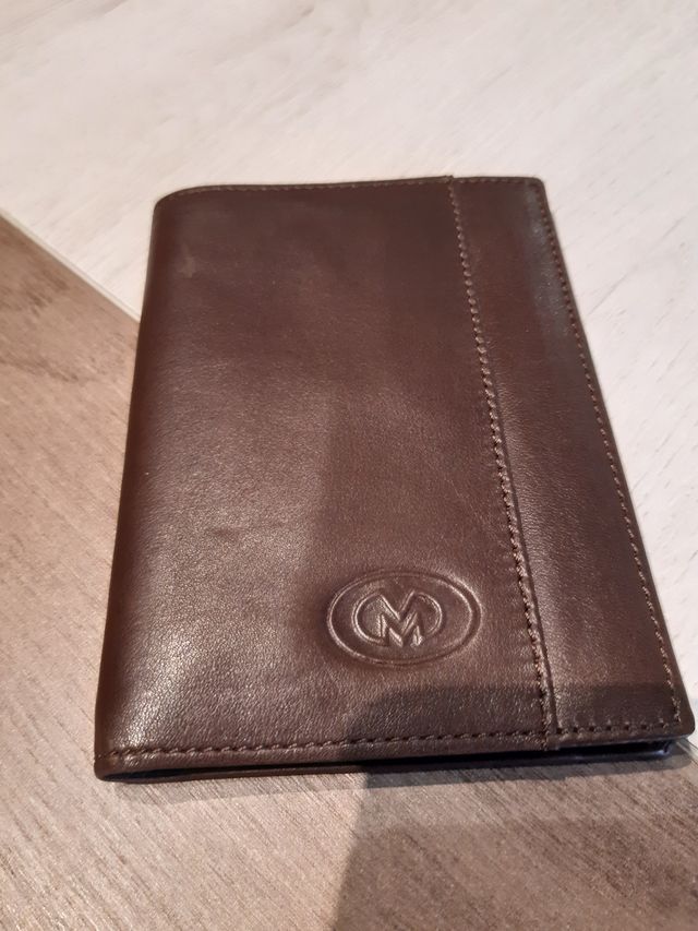 A Estrenar Cartera de piel