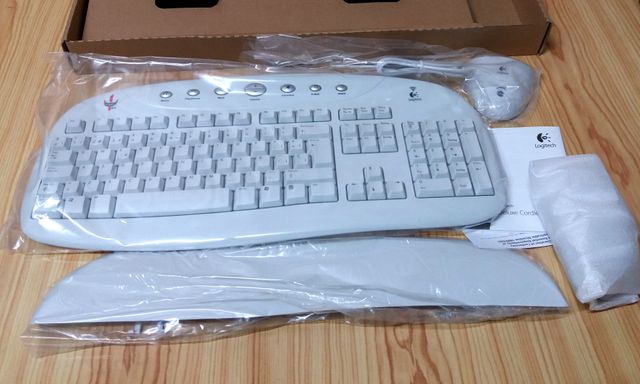 Teclado y Raton inalámbrico Logitec, Nuevo estrena