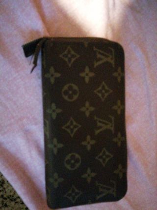 Cartera Louis Vuitton Para Mujer | SEMA Data Co-op