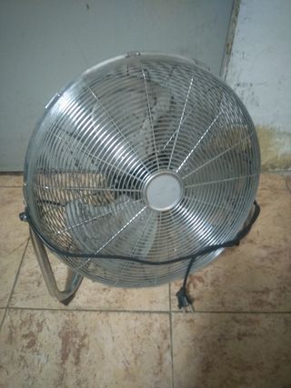 Ventilador grande de segunda mano por 20 € en Oviedo en WALLAPOP Ventilador de pie de segunda mano en Oviedo en WALLAPOP