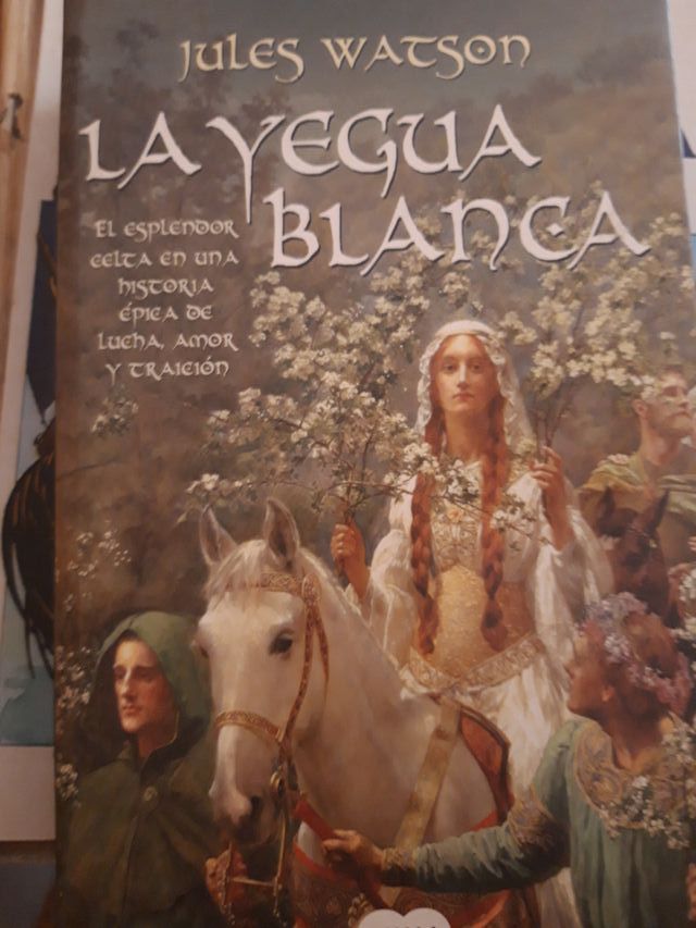 IL LIBRO WHITE MARE di Jules Watson