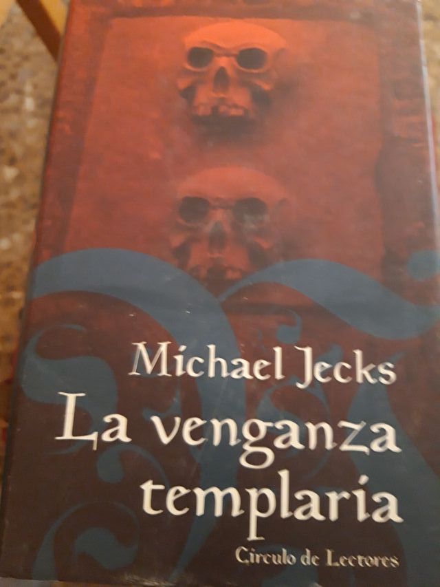 LIBRO LA VENDETTA DEI TEMPLARI CON COPERTINA RIGIDA