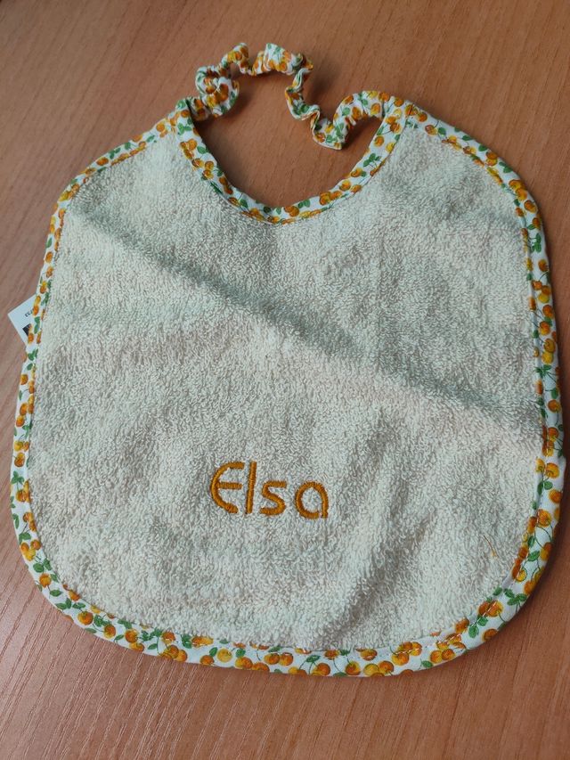 Babero Elsa