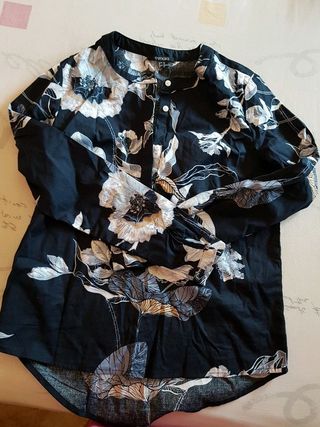 Blusa blanca de segunda mano en Humanes de Madrid en WALLAPOP Blusa blanca de segunda mano en Humanes de Madrid en WALLAPOP