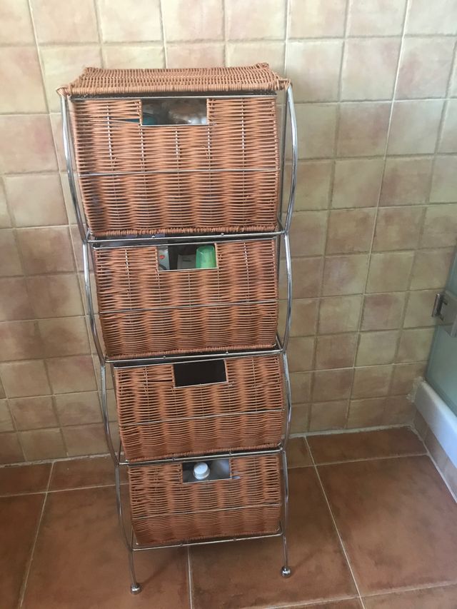 Mueble mimbre de 4 cajones de segunda mano por 30 € en Torrejón de la