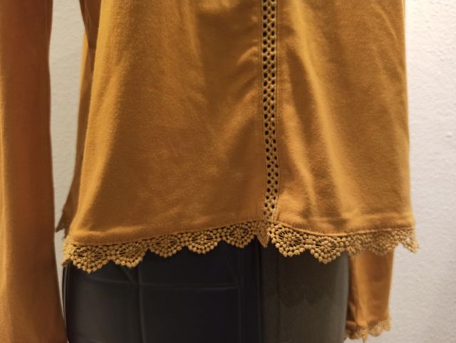 Camiseta mangas campana color mostaza talla L