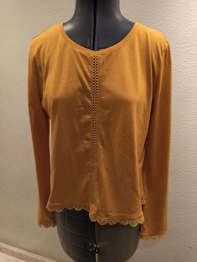 Camiseta mangas campana color mostaza talla L