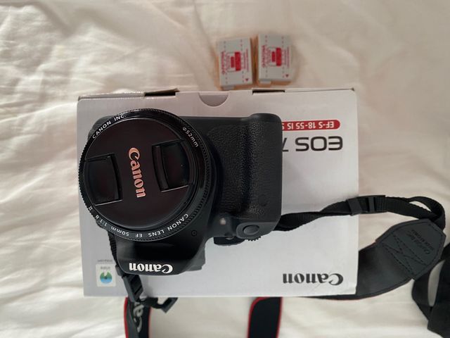 Cámara Canon EOS 700D