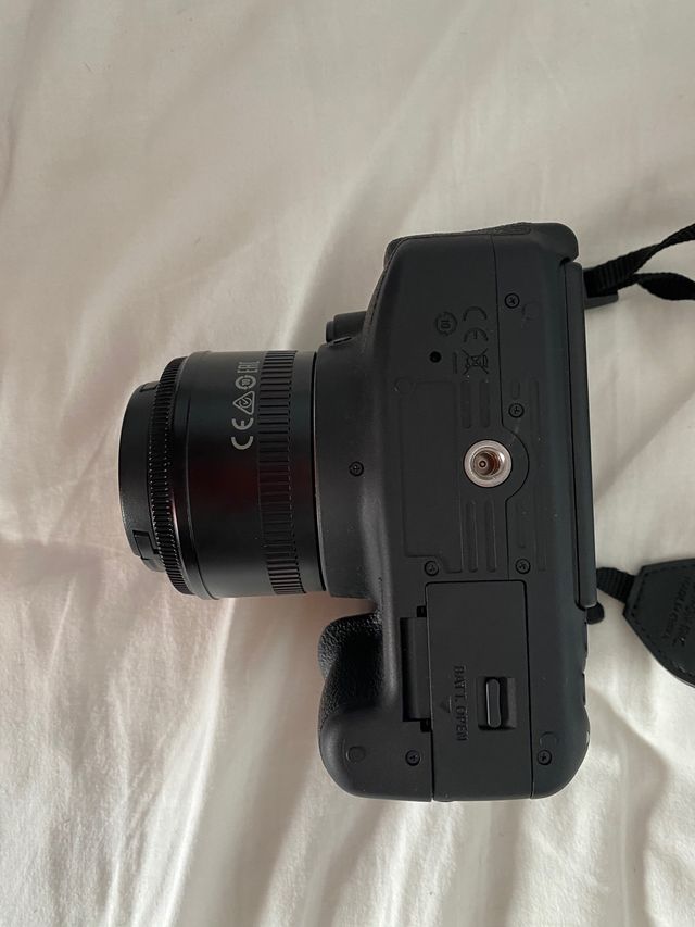 Cámara Canon EOS 700D