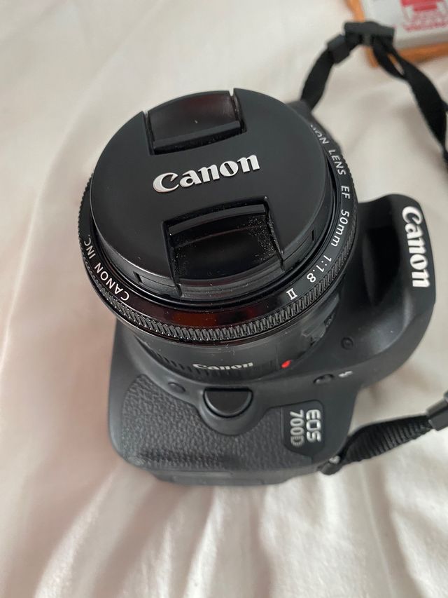 Cámara Canon EOS 700D