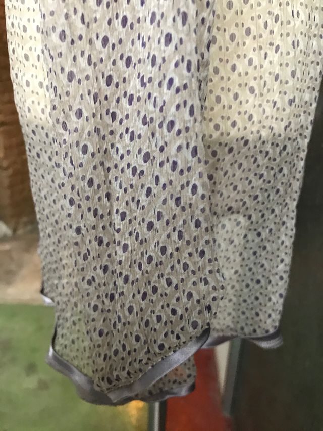 Camisola romántica gasa tonos lilas y beig