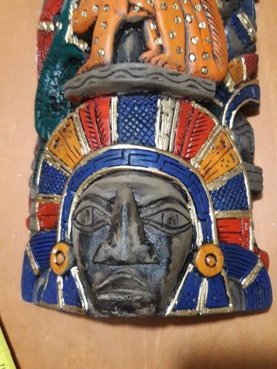 Decoración artesanal tipo precolombina