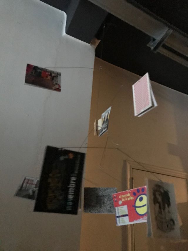 Móvil para fotos o postales Kikkerland