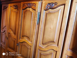 Armario de pino hecho en Valencia de segunda mano por 300 € en Madrid