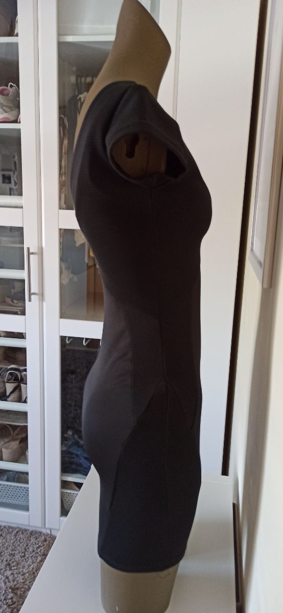 vestido corto bershka.talla s.nuevo