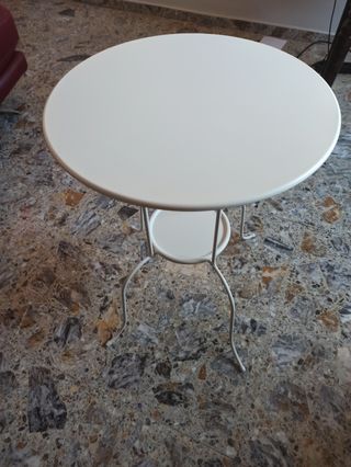 Mesa auxiliar Ikea de segunda mano en Alcorcón en WALLAPOP Mesa auxiliar Ikea de segunda mano en Alcorcón en WALLAPOP