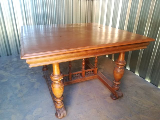 “Mesa de madera maciza rústica vintage – comedor,