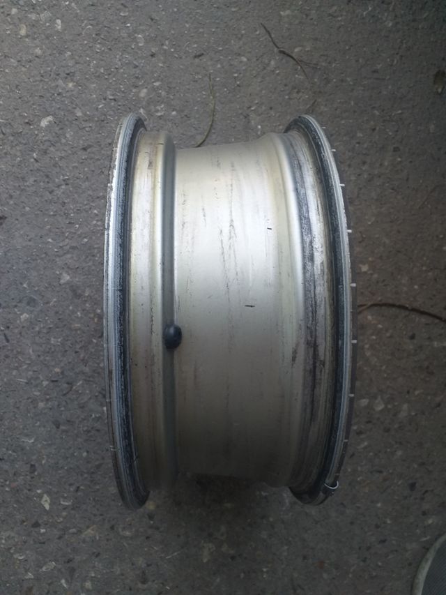 LLanta de Volkswagen GOLF,IV 15 pulg