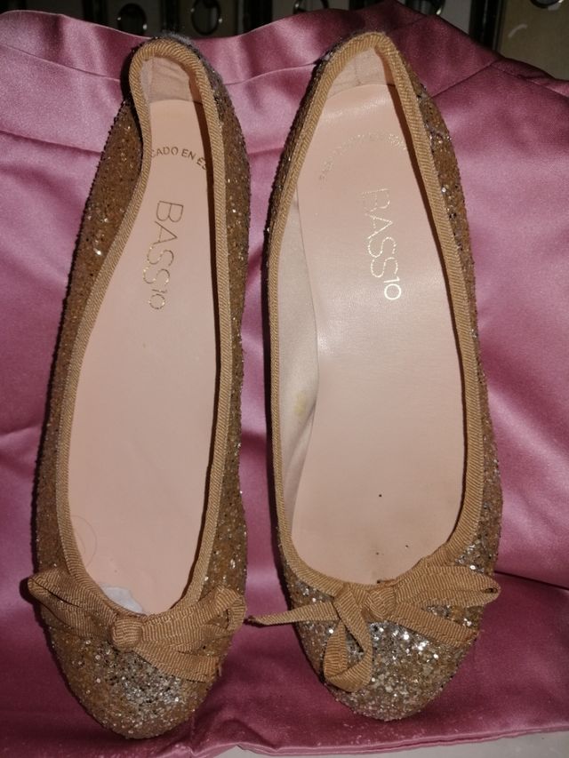 bolso de mano y manoletinas 