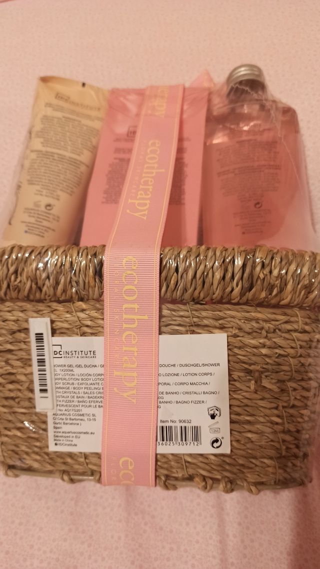 Cesta baño nueva de segunda mano por 5 € en Málaga en WALLAPOP