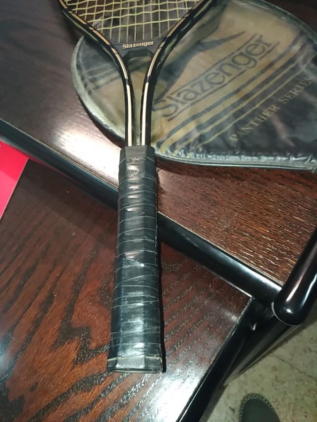 raqueta de tenis marca slazenger con funda