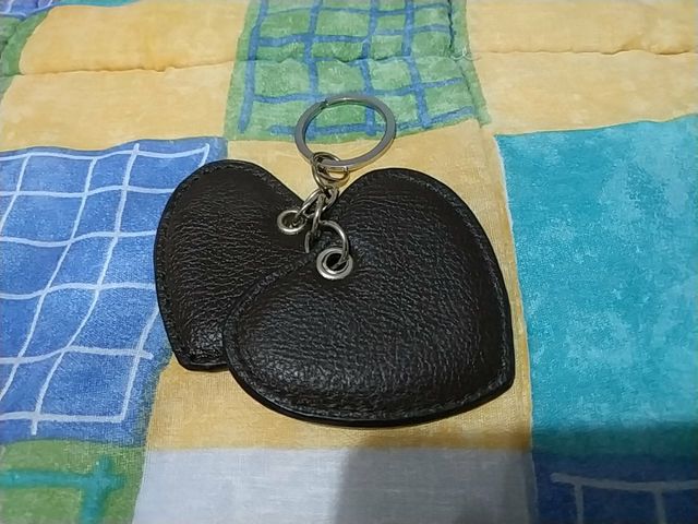 Llavero corazones cuero