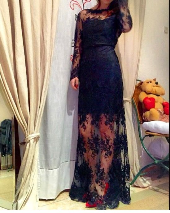 Vestido negro espalda al aire