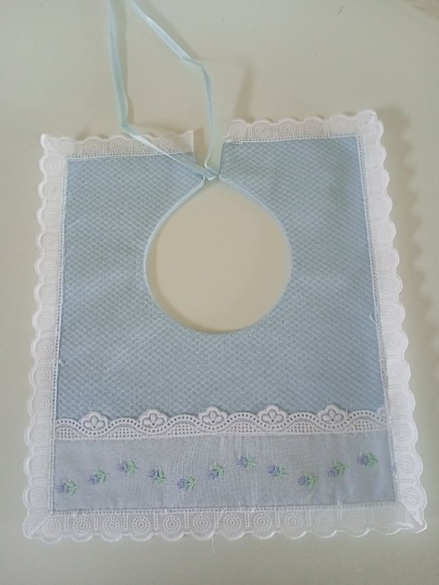 Bonitos baberos bautizo  NUEVOS