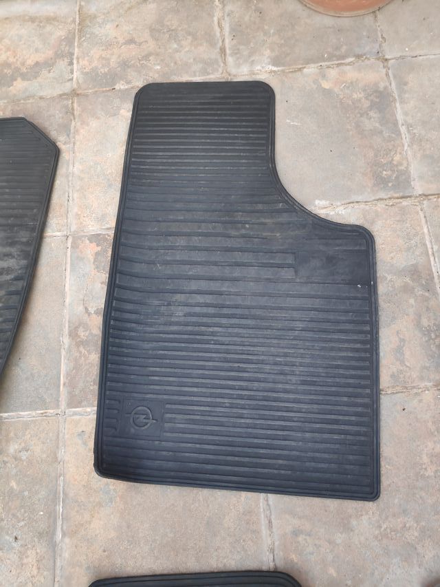 Alfombras originales goma Opel Corsa B